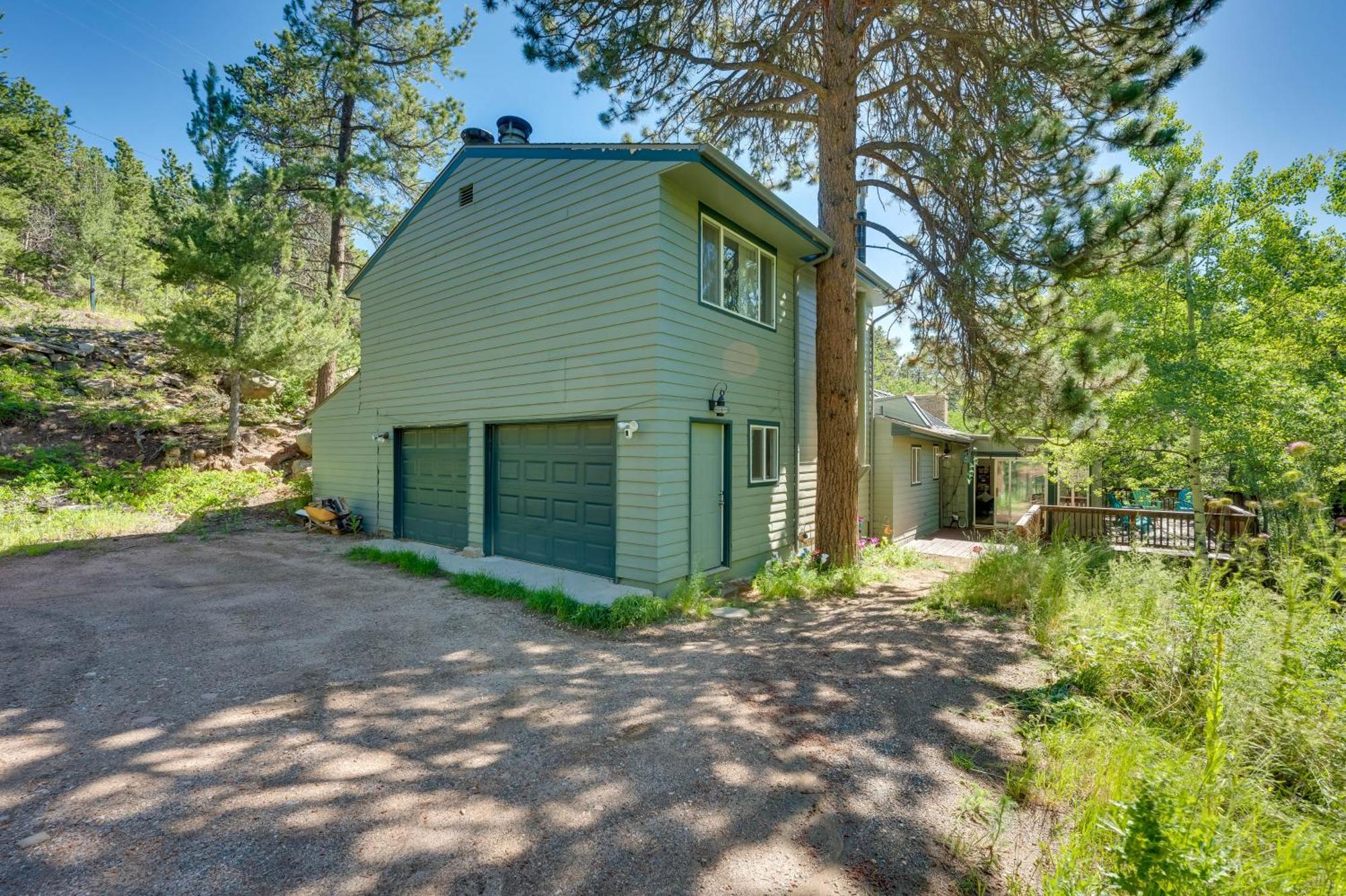 Stunning Golden Home With Deck About 35 Mi To Denver! Luaran gambar